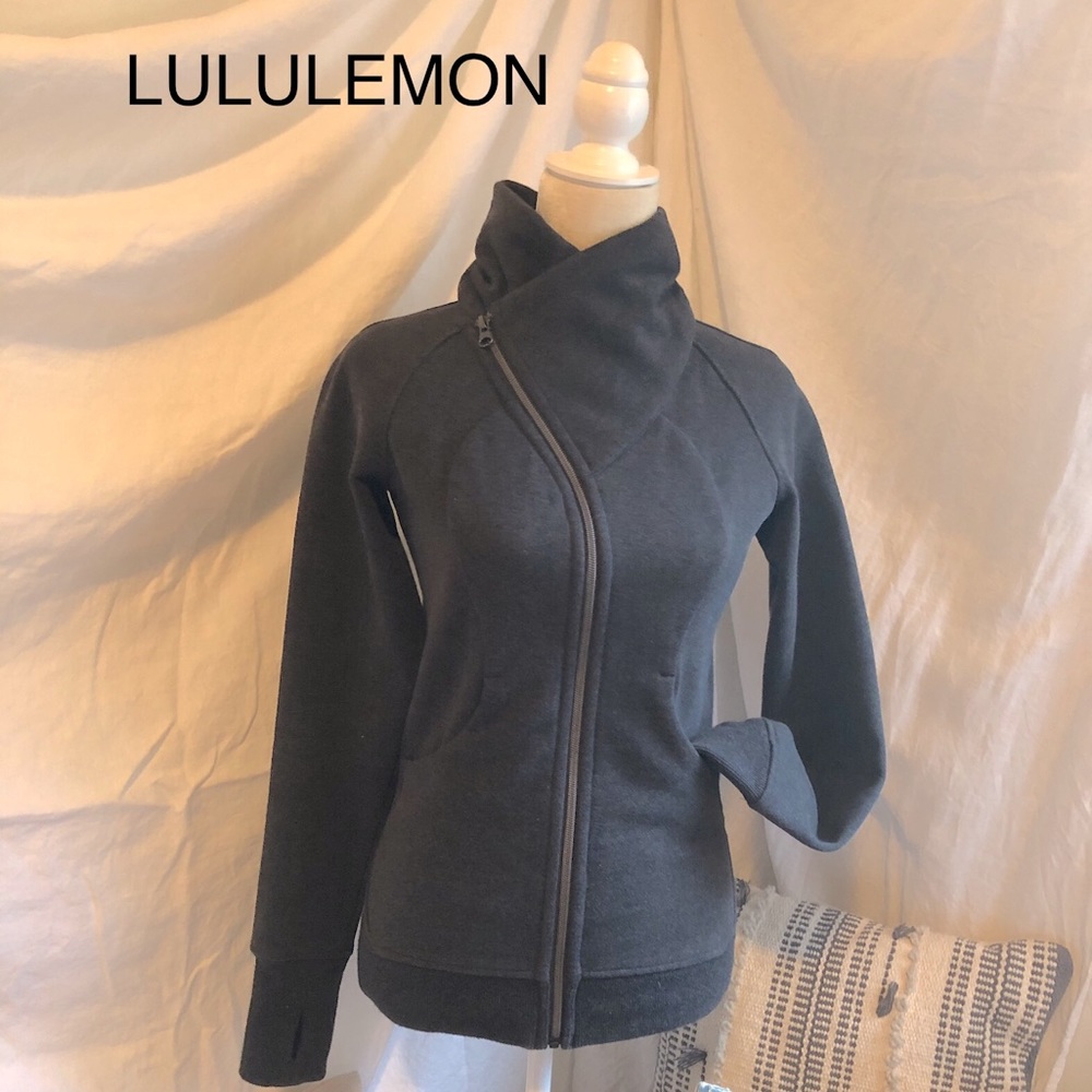 *LULULEMON* ~ Jacket • Size:4
